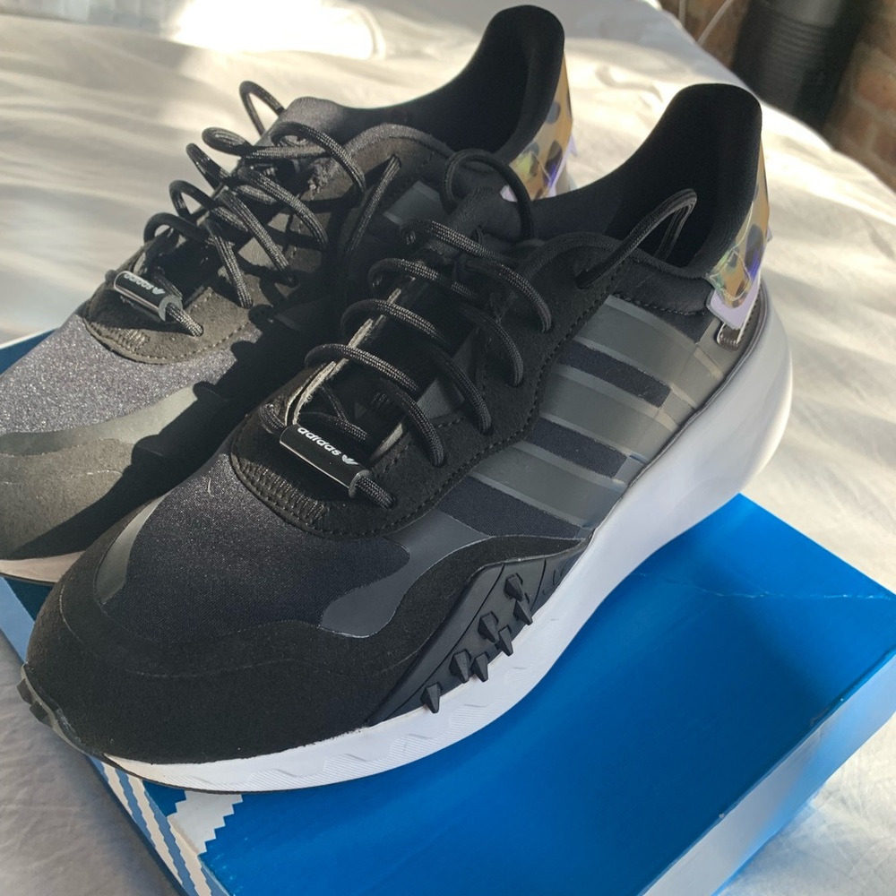 Stella McCartney Adidas Choigo. Size: Women’s 8.5